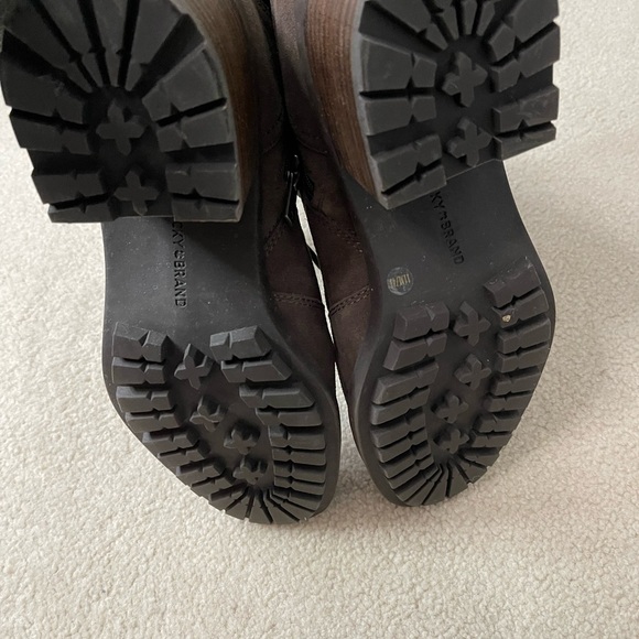 Lucky Brand size 11 brown suede boots - Picture 9 of 10